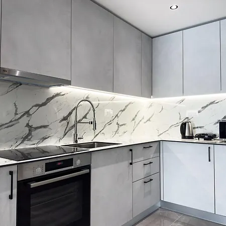 8 By Proliving Hospitality Appartement *
