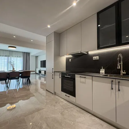 8 By Proliving Hospitality Apartman *