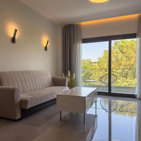 8 By Proliving Hospitality Apartman *