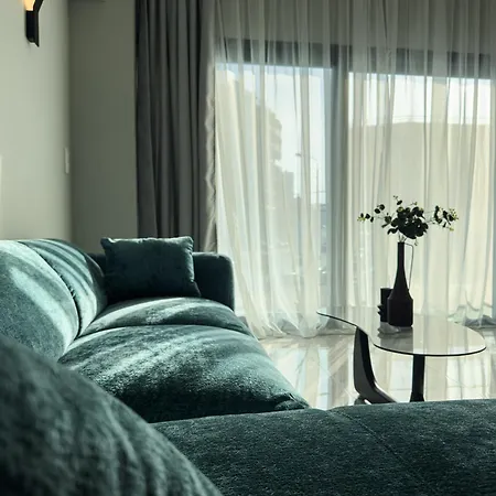 8 By Proliving Hospitality Διαμέρισμα *