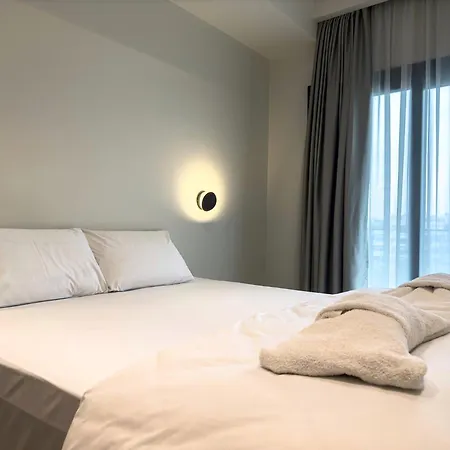 8 By Proliving Hospitality Διαμέρισμα