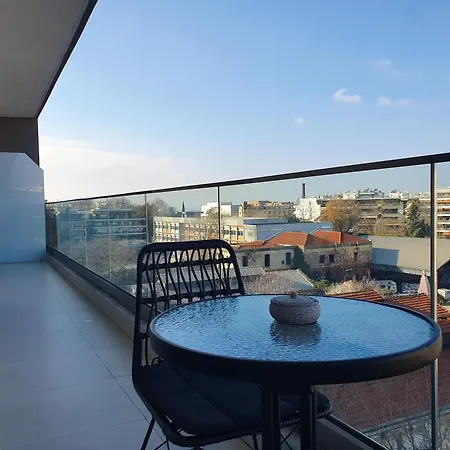 8 By Proliving Hospitality Διαμέρισμα *