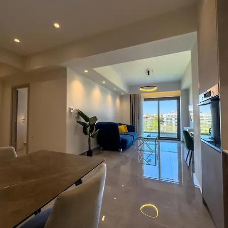 8 By Proliving Hospitality * Θεσσαλονίκη
